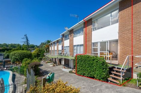 Photo of property in 2/16 Willerton Avenue, New Lynn, Auckland, 0600