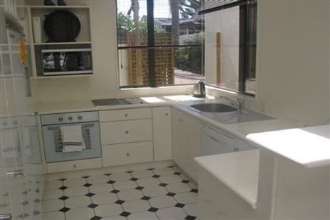 Photo of property in 2/12 Craig Road, Milford, Auckland, 0620