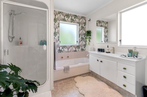 Photo of property in 4 Crownhill Street, Spotswood, New Plymouth, 4310