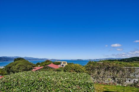 Photo of property in 63 Maungaraki Road, Korokoro, Lower Hutt, 5012