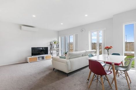 Photo of property in 11 Riroriro Close, Papakura, 2110