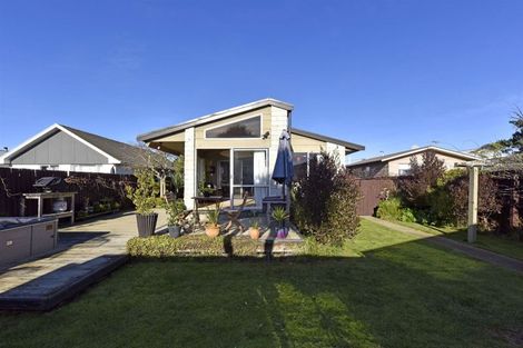 Photo of property in 56 Effingham Street, North New Brighton, Christchurch, 8083