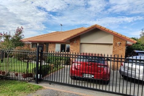 Photo of property in 108n Colwill Road, Massey, Auckland, 0614