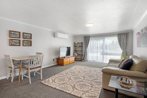 Photo of property in 5 Wigan Place, Hokowhitu, Palmerston North, 4410