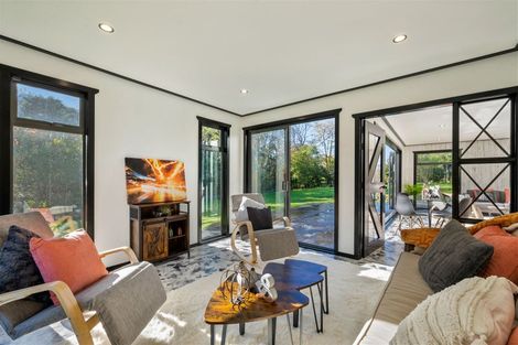 Photo of property in 112 Kawiu Road, Levin, 5510