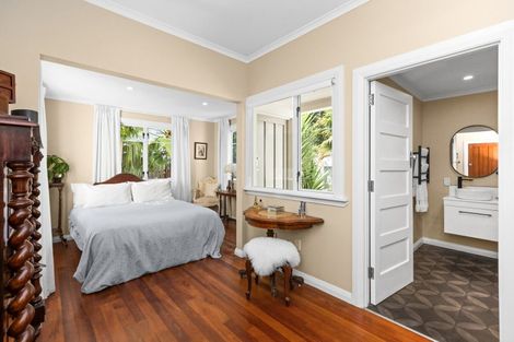 Photo of property in 8 Ormond Road, Hospital Hill, Napier, 4110