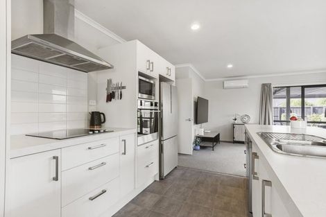Photo of property in 66 Shillingford Boulevard, Rolleston, 7615