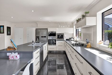 Photo of property in 74 Rata Street, Hawera, 4610