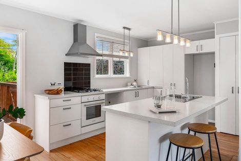 Photo of property in 242 Henderson Valley Road, Henderson, Auckland, 0612