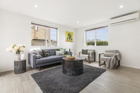 Photo of property in 114 Grand Drive, Orewa, 0931