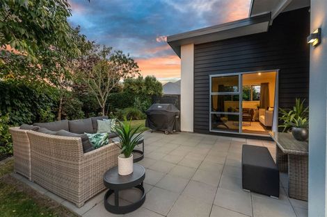 Photo of property in 8 Springwater Avenue, Northwood, Christchurch, 8051