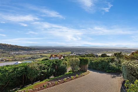 Photo of property in 210 Cannon Hill Crescent, Mount Pleasant, Christchurch, 8081