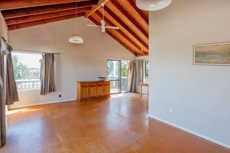 Photo of property in 11 Jane Street, Waikanae Beach, Waikanae, 5036