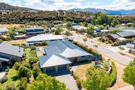 Photo of property in 2 Sherwin Avenue, Albert Town, Wanaka, 9305