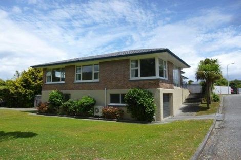 Photo of property in 1 Wilson Crescent, Karoro, Greymouth, 7805