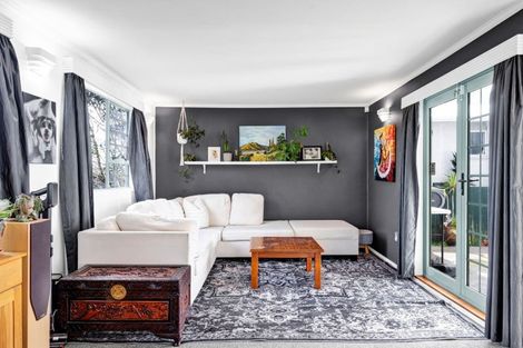 Photo of property in 17 Konini Street, Inglewood, 4330