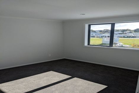 Photo of property in 1b Breakwater Way, Whitby, Porirua, 5024