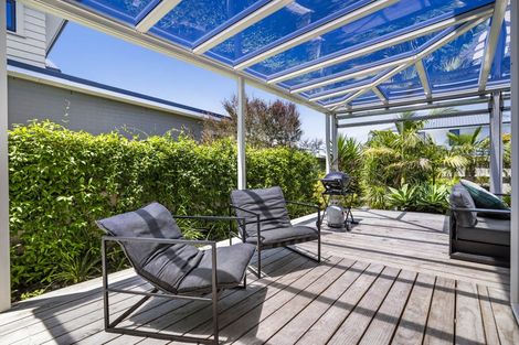 Photo of property in 23 Kukuwai Avenue, Red Beach, 0932