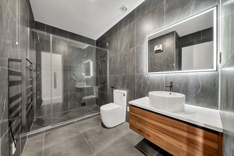 Photo of property in 28 Roxborough Place, East Tamaki Heights, Auckland, 2016