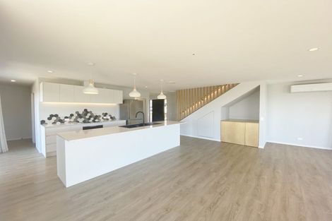 Photo of property in 15 Parkridge Place, Mount Pleasant, Christchurch, 8081