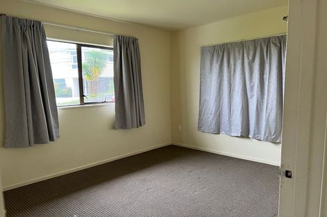 Photo of property in 2/17 Park Road, Glenfield, Auckland, 0629