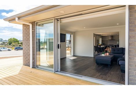 Photo of property in 26 Northcoast Place, Mangawhai Heads, Mangawhai, 0505