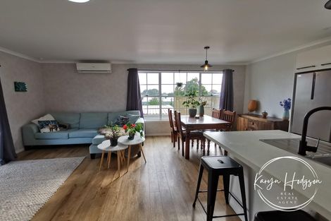 Photo of property in 9 Whaka Street, Maungaturoto, 0520