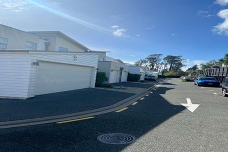 Photo of property in 20/40 Scarlet Oak Drive, Schnapper Rock, Auckland, 0632