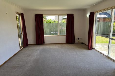 Photo of property in 2/3 Claverley Gardens, Avonhead, Christchurch, 8042