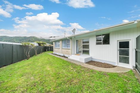 Photo of property in 309b Wellington Road, Wainuiomata, Lower Hutt, 5014