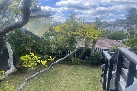 Photo of property in 2/16 Kiteroa Terrace, Rothesay Bay, Auckland, 0630