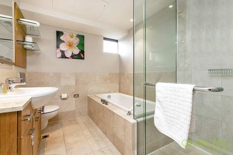 Photo of property in The Metropolis Apartments, 2914/1 Courthouse Lane, Auckland Central, Auckland, 1010