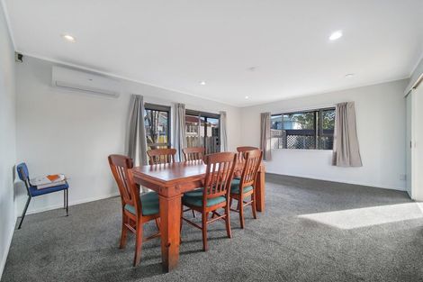 Photo of property in 2/19 Tane Street, New Lynn, Auckland, 0600