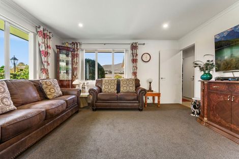 Photo of property in 60 Fairfax Crescent, Pyes Pa, Tauranga, 3112