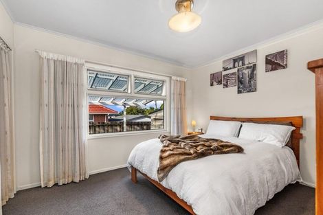 Photo of property in 29 Lyndhurst Road, Te Atatu South, Auckland, 0610