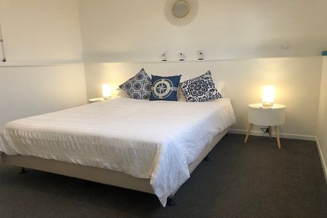 Photo of property in 70 Melbourne Road, Island Bay, Wellington, 6023