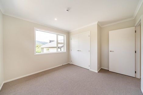 Photo of property in 70b Heretaunga Square, Silverstream, Upper Hutt, 5019