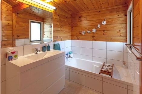 Photo of property in 136 Tirohanga Drive, Whangamata, 3620