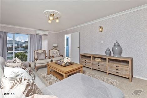 Photo of property in 2/5 Fenwick Avenue, Milford, Auckland, 0620