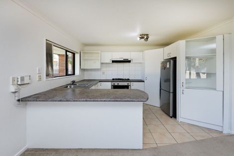 Photo of property in 22 Greenberry Drive, Ranui, Auckland, 0612