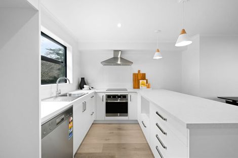 Photo of property in 1/12 Ruakiwi Road, Hamilton Lake, Hamilton, 3204