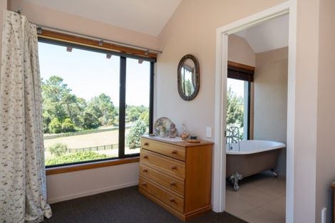 Photo of property in 128 Ferndale Way, Rangatira Park, Taupo, 3384