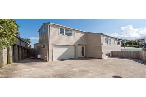 Photo of property in 40c Ruskin Road, Newlands, Wellington, 6037