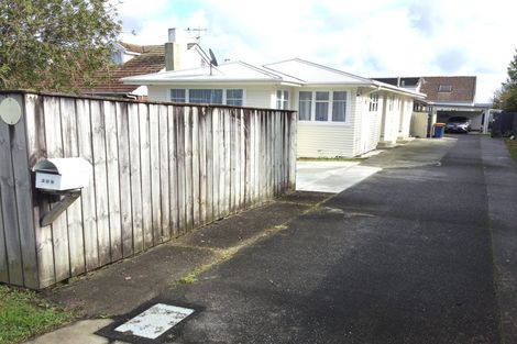 Photo of property in 208 Te Atatu Road, Te Atatu South, Auckland, 0610