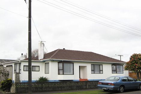 Photo of property in 23 List Street, Welbourn, New Plymouth, 4310