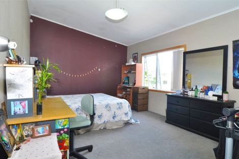 Photo of property in 2a Bamboo Grove, Kelston, Auckland, 0602