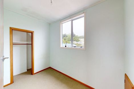 Photo of property in 3 Dunmail Way, Newlands, Wellington, 6037