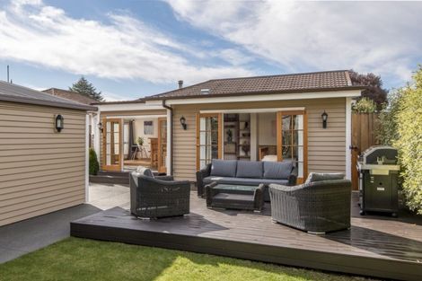 Photo of property in 22 Lees Road, Strowan, Christchurch, 8052