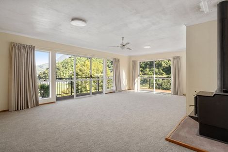 Photo of property in 3 Suffolk Street, Picton, 7220