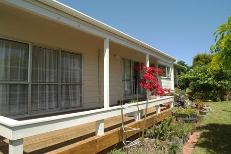 Photo of property in 38 Rosewood Place, Paraparaumu, 5032